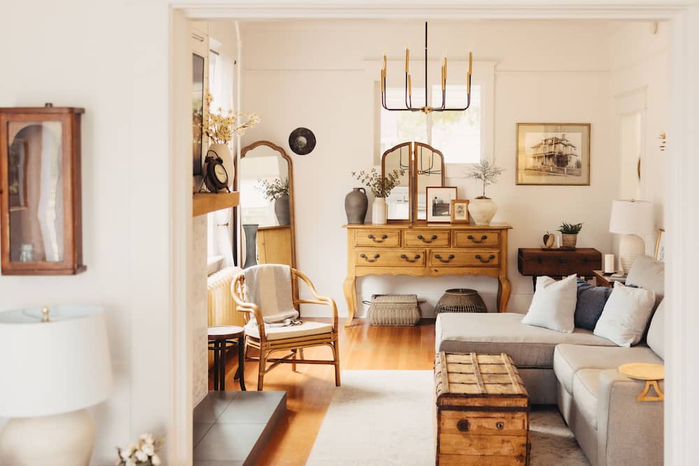Photo of Livingroom in East Hill