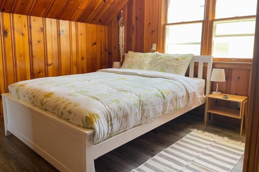 Photo of Bedroom in Garfield Heights