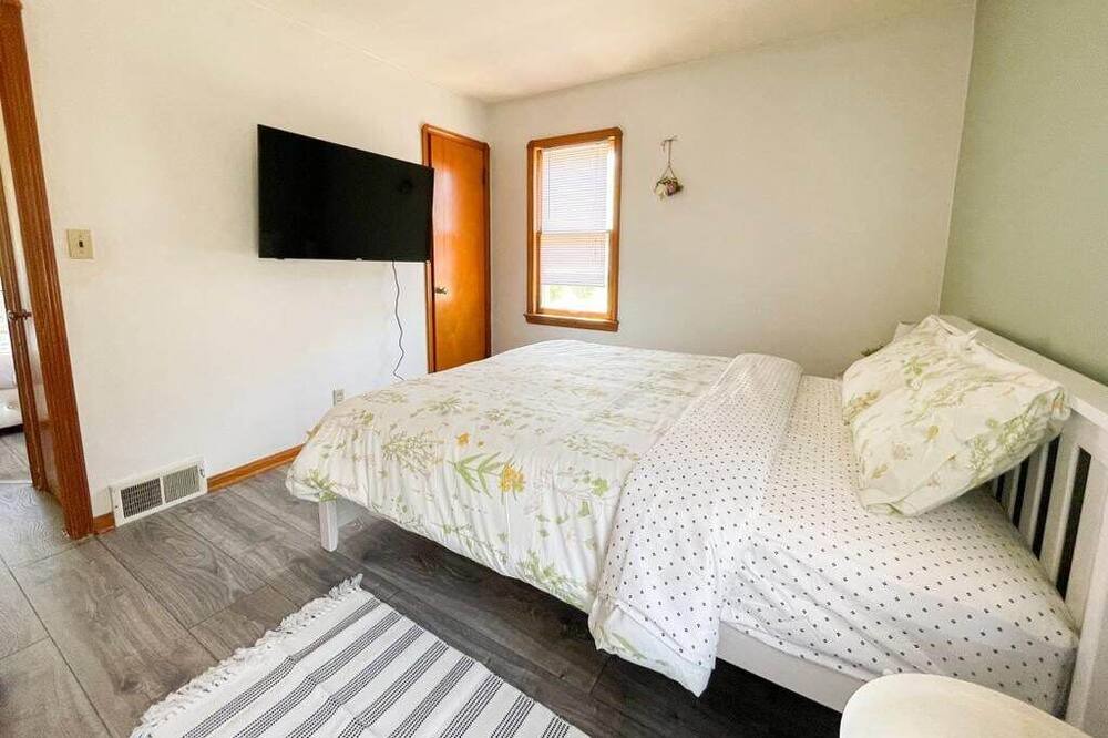 Photo of Bedroom in Garfield Heights