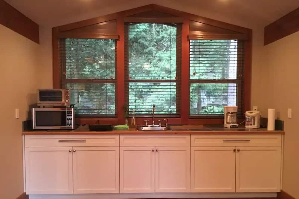 Photo of Kitchen in Surrey