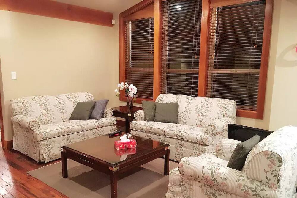 Photo of Livingroom in Surrey