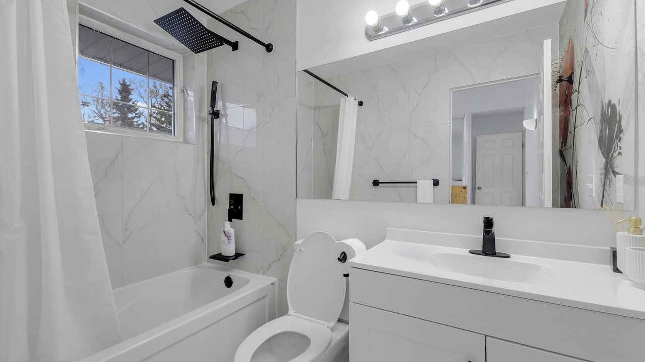 Photo of Bathroom in Crescent Heights