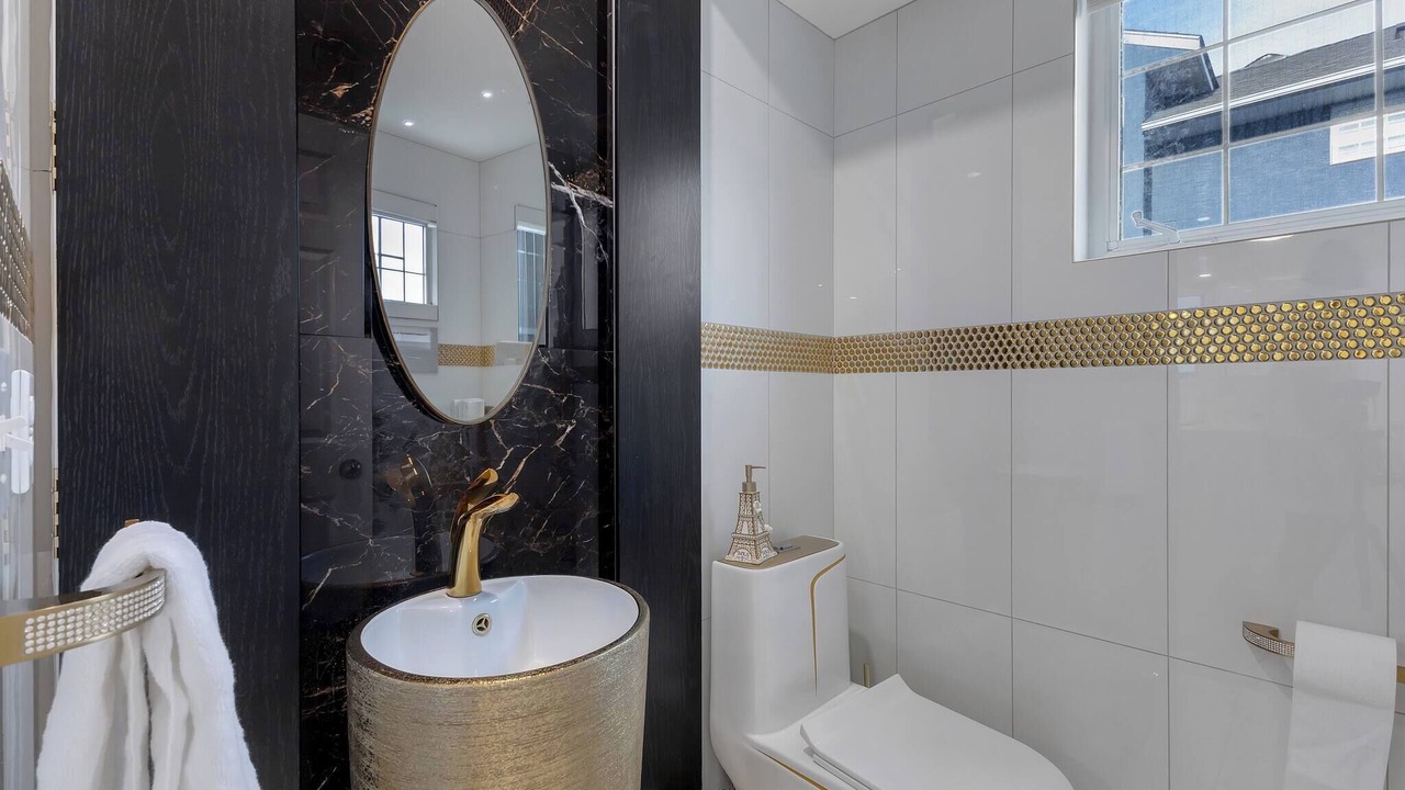 Photo of Bathroom in Crescent Heights