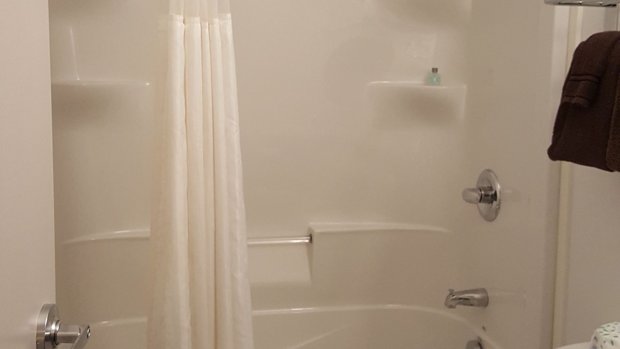Photo of Bathroom in Kindersley