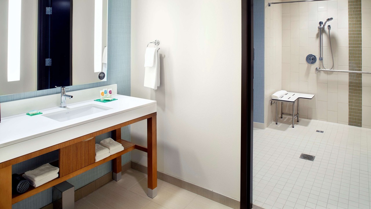 Photo of Bathroom in Lyndhurst