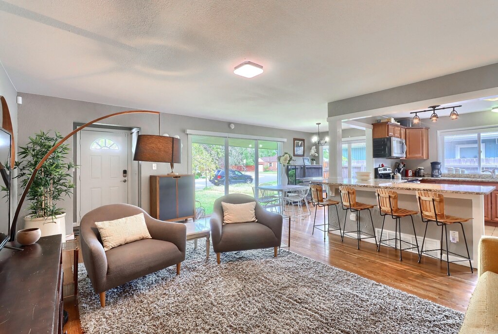 Photo of Livingroom in East Colfax