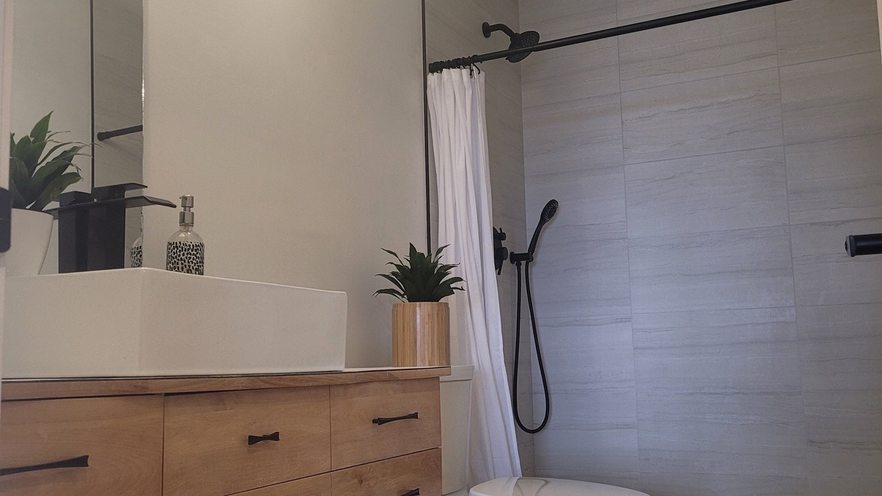 Photo of Bathroom in Okanagan-Similkameen