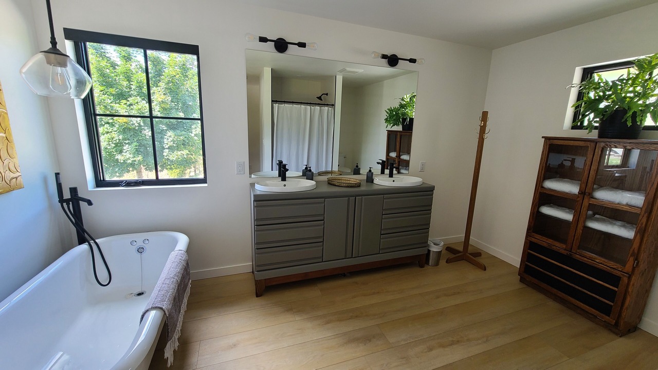 Photo of Bathroom in Okanagan-Similkameen
