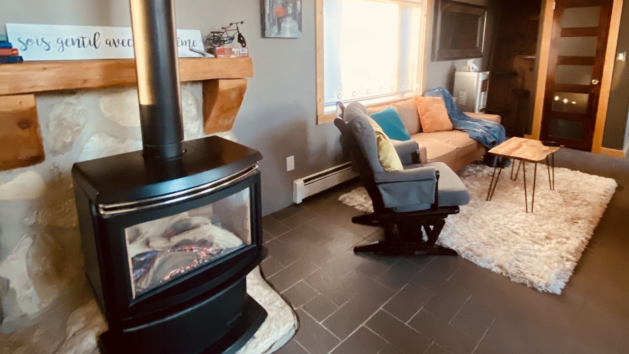 Photo of Livingroom in County of Vermilion River