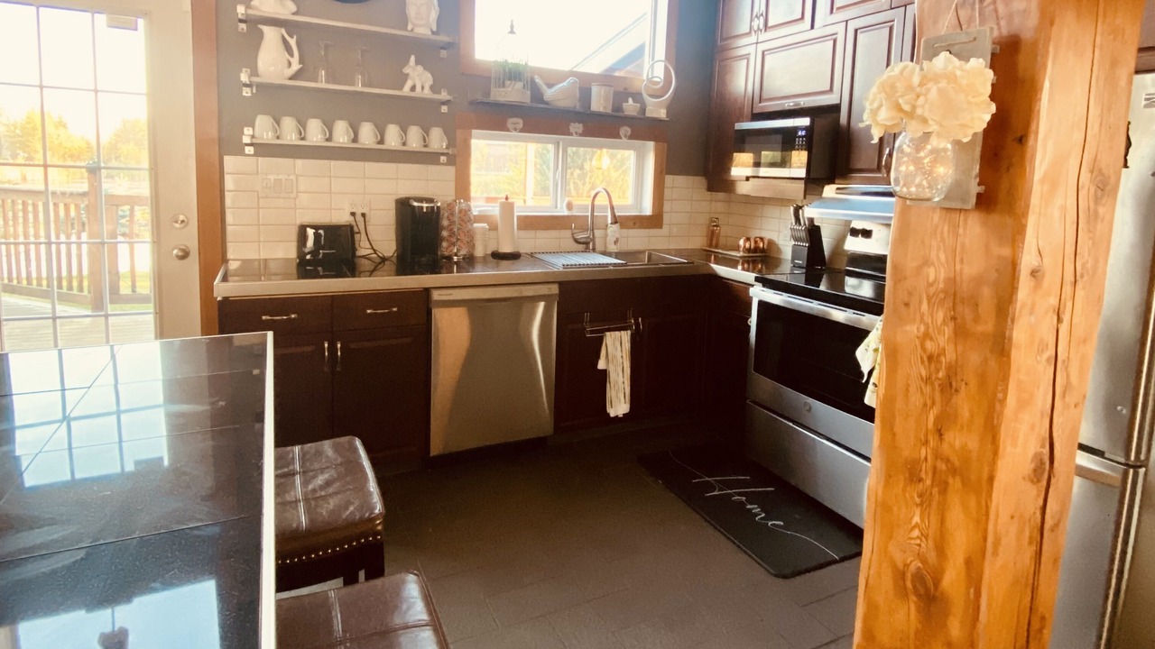 Photo of Kitchen in County of Vermilion River