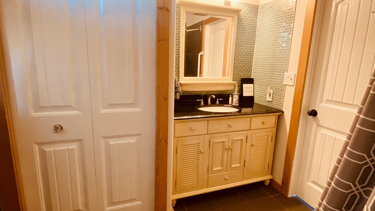 Photo of Bathroom in County of Vermilion River