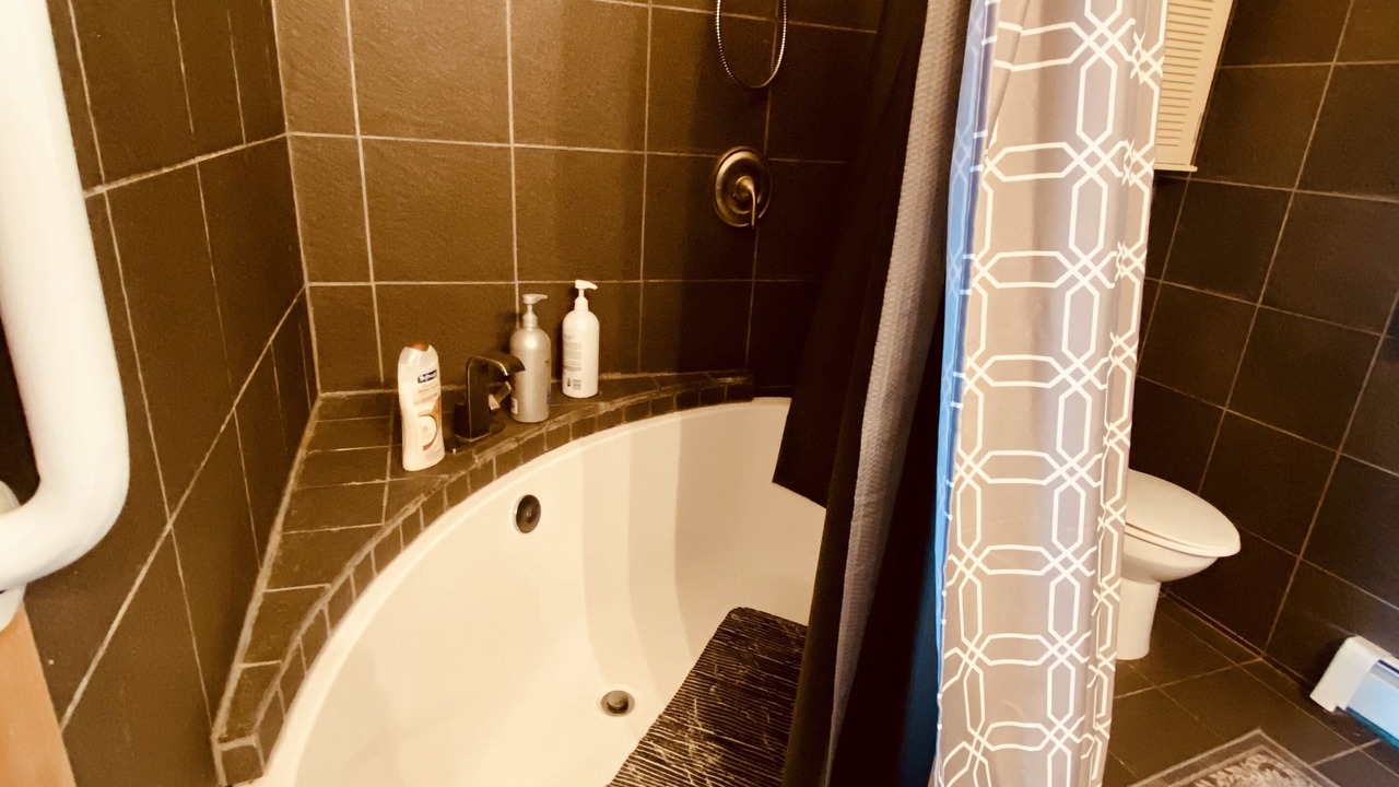 Photo of Bathroom in County of Vermilion River
