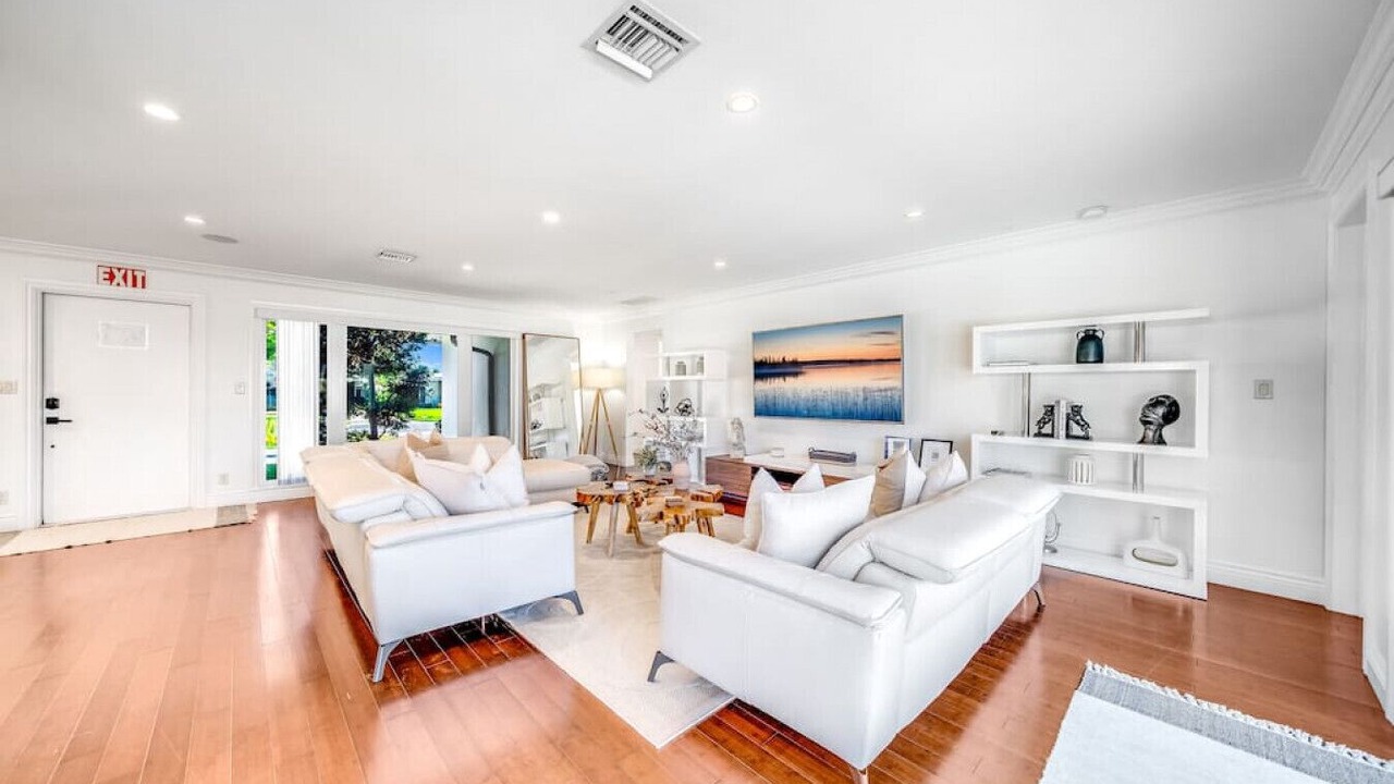 Photo of Livingroom in Garden Isles