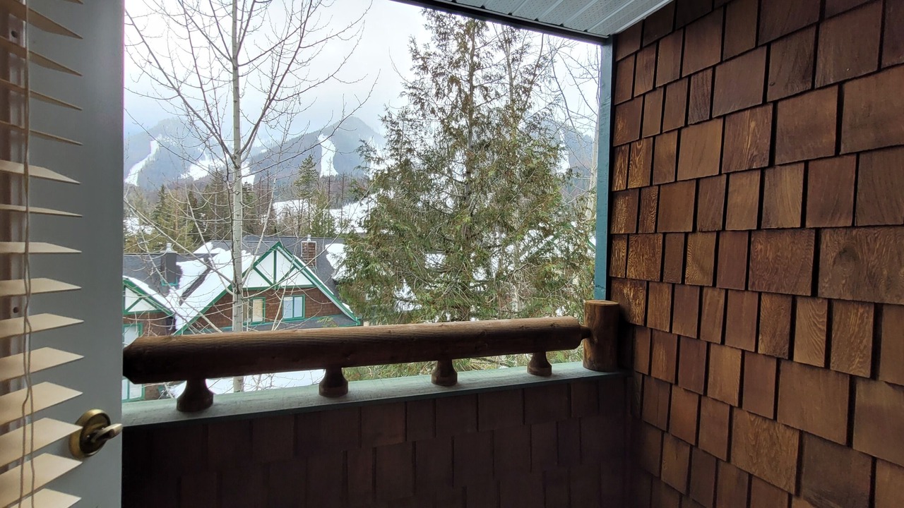 Photo of Patio Balcony in East Kootenay