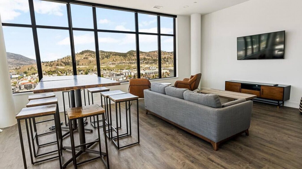 Photo of Livingroom in Downtown Kelowna