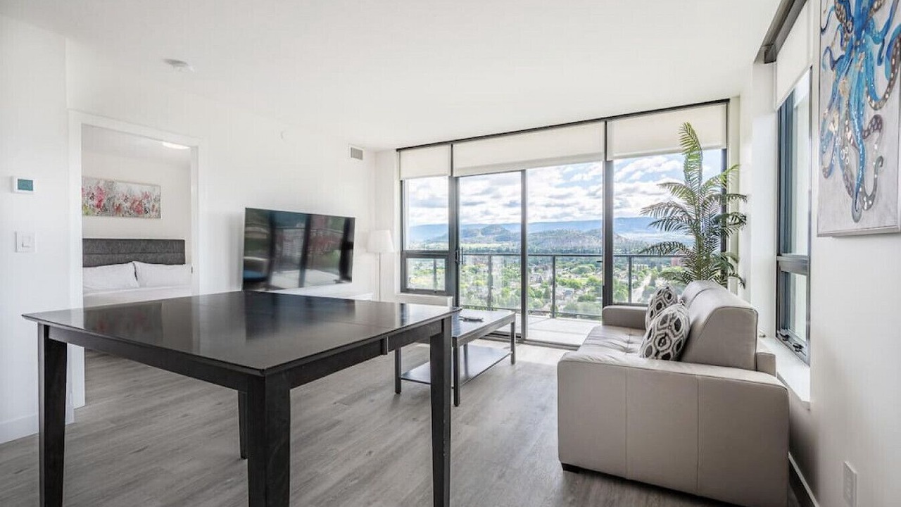 Photo of Livingroom in Downtown Kelowna