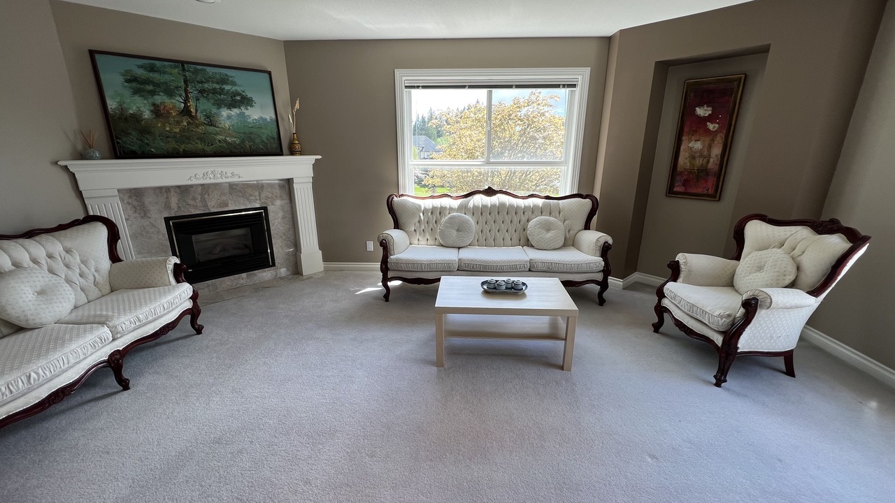 Photo of Livingroom in Anmore