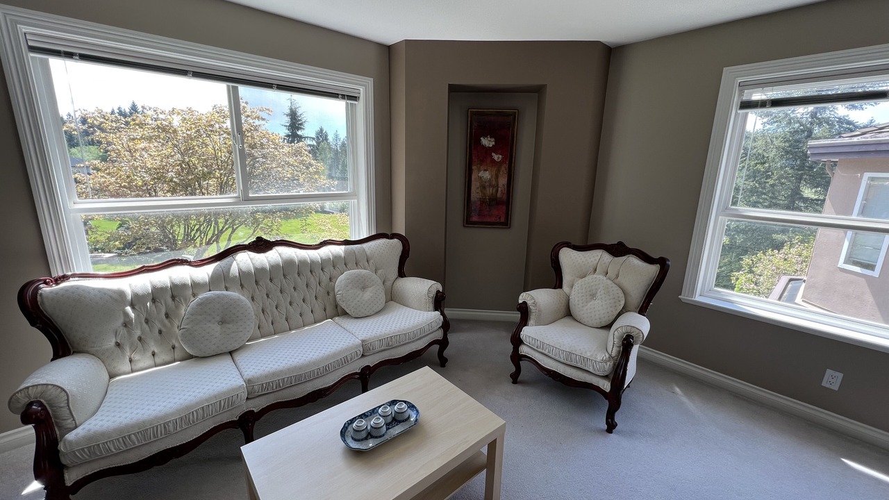 Photo of Livingroom in Anmore
