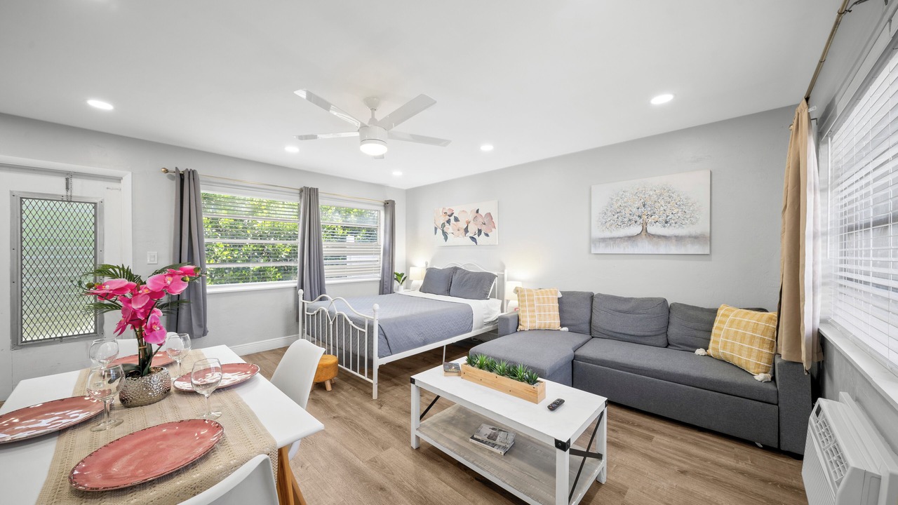 Photo of Livingroom in East Fort Lauderdale
