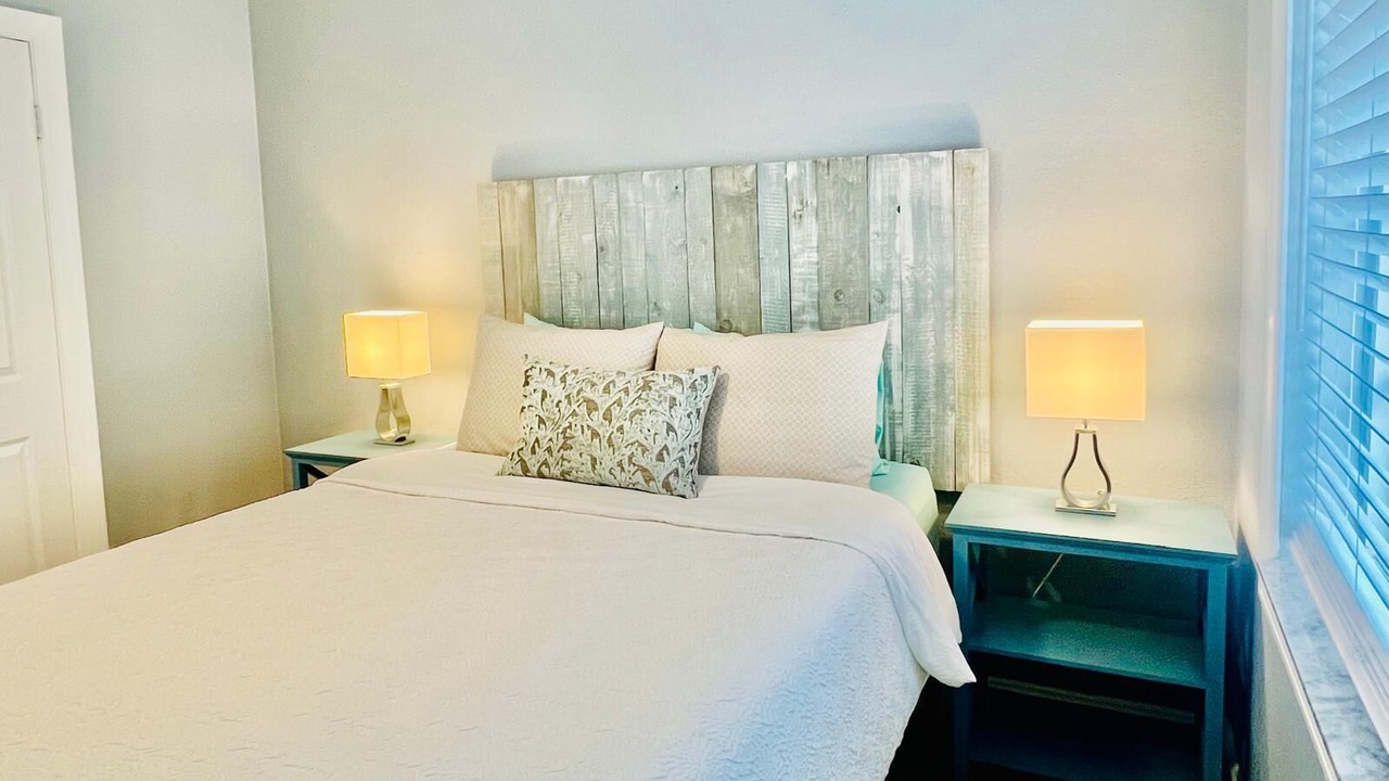 Photo of Bedroom in Parrot Cove
