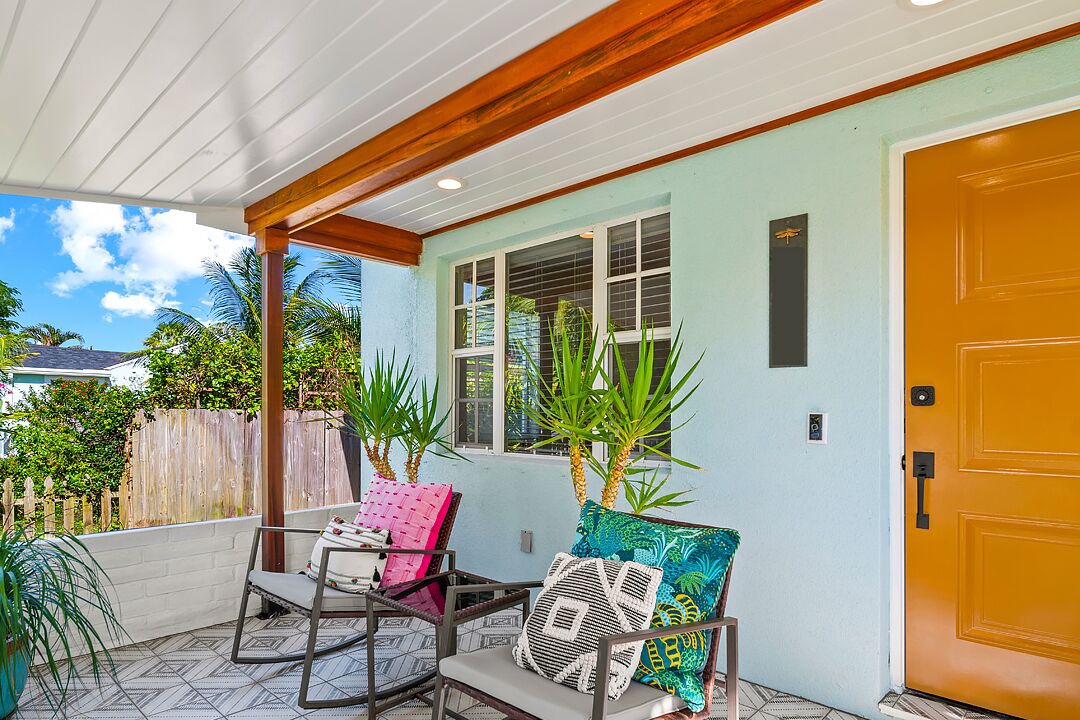 Photo of Patio Balcony in Parrot Cove