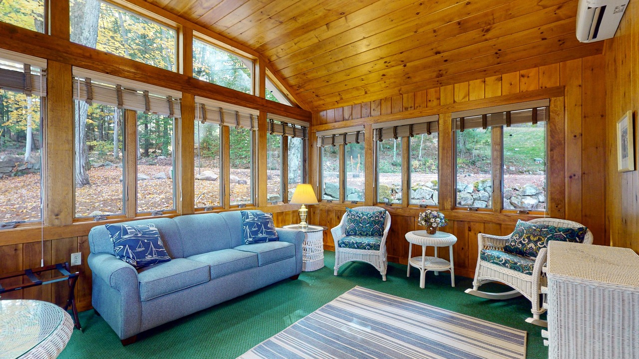Photo of Livingroom in Moultonborough