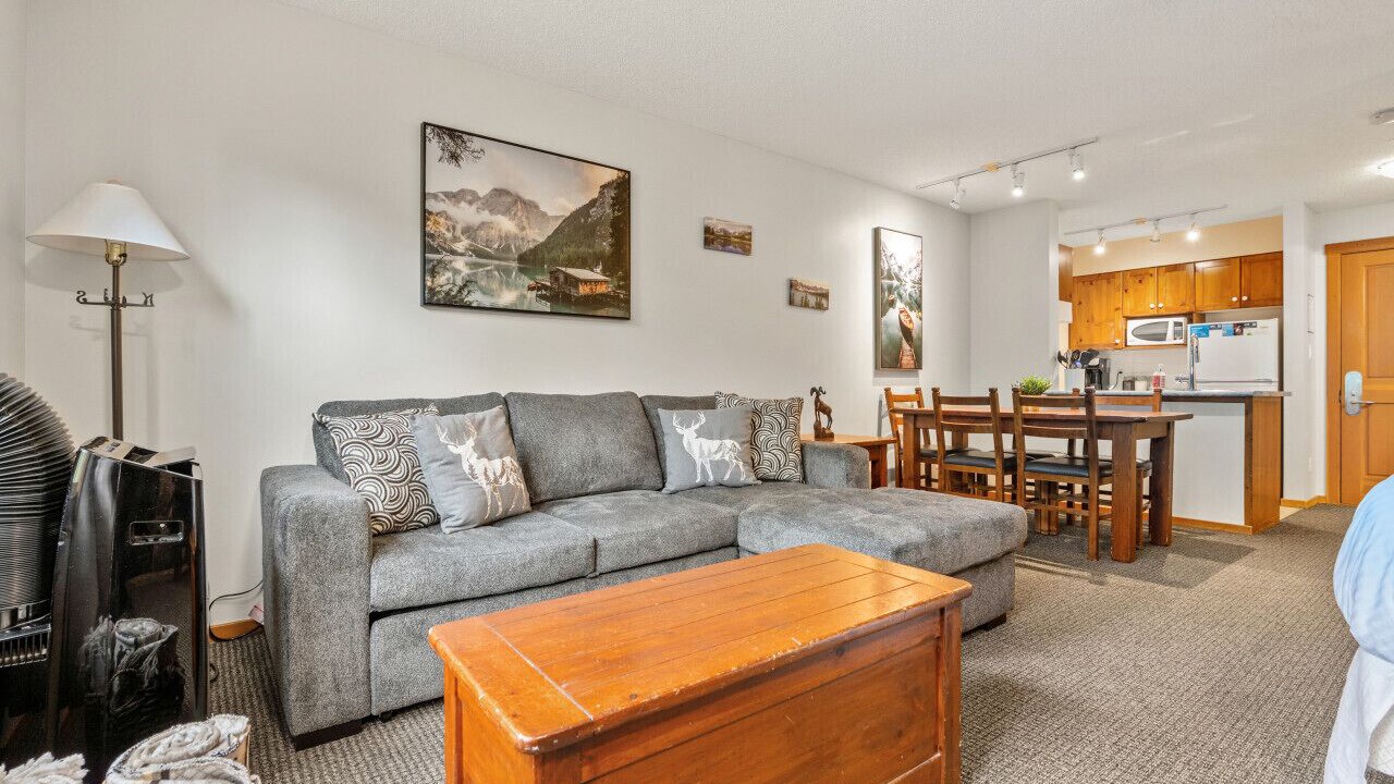 Photo of Livingroom in East Kootenay