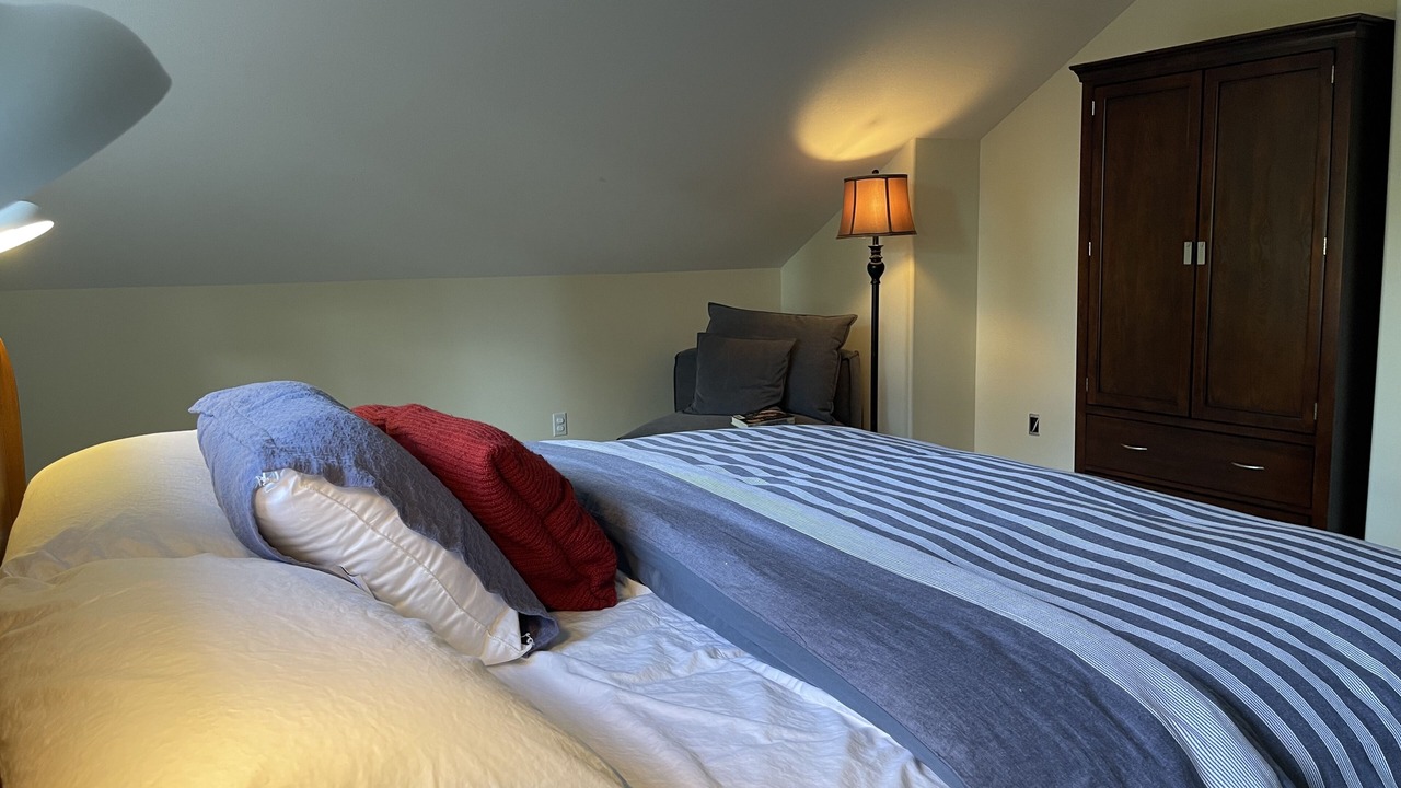 Photo of Bedroom in Halfmoon Bay
