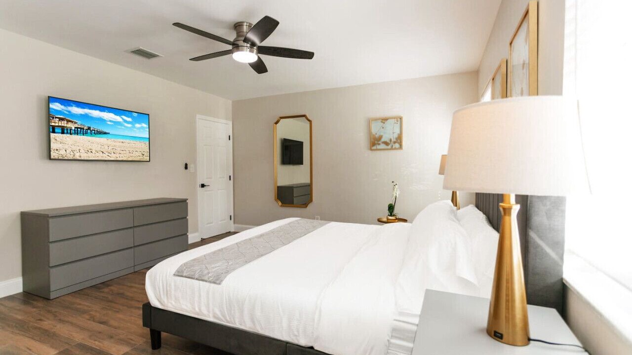 Photo of Bedroom in Dania Beach