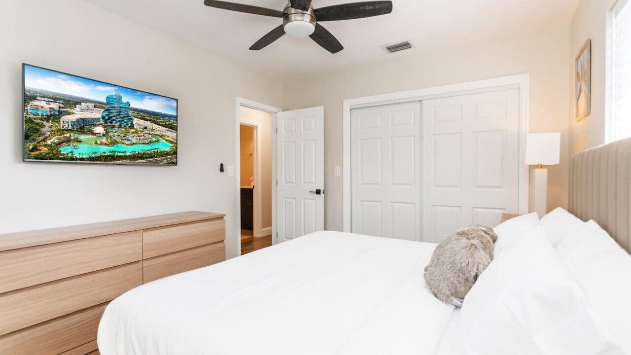 Photo of Bedroom in Dania Beach