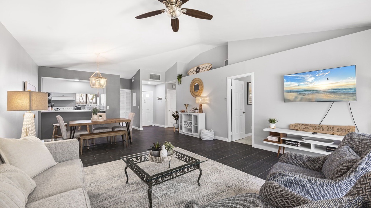 Photo of Livingroom in Palm Beach Gardens