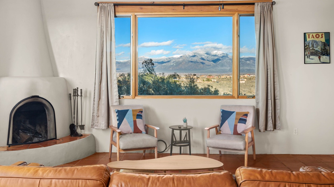 Photo of Livingroom in Taos