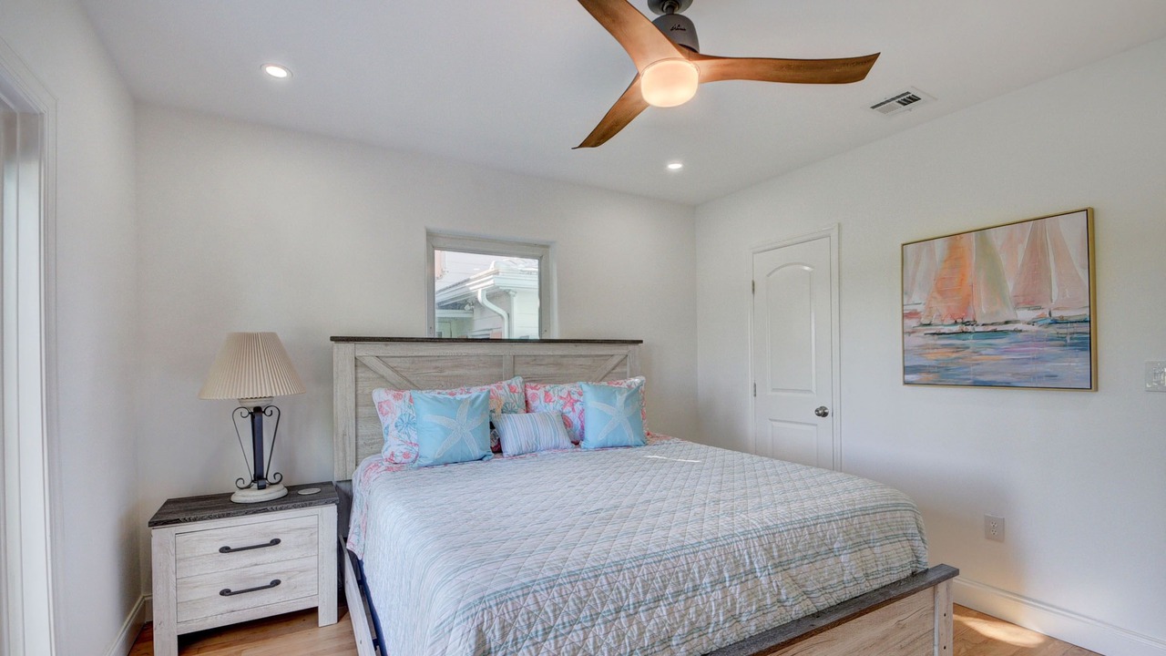 Photo of Bedroom in Parrot Cove