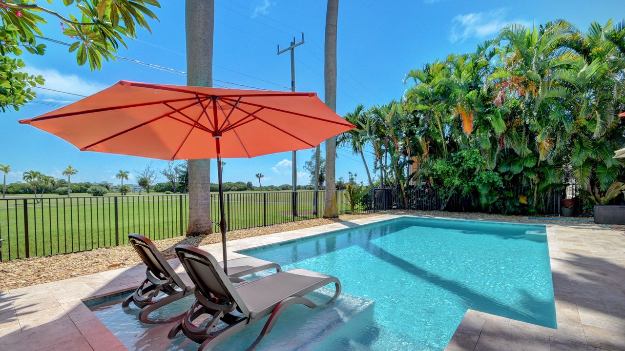 Photo of Outdoor in Parrot Cove