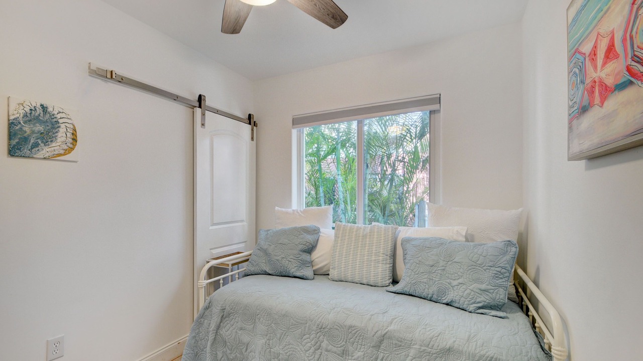 Photo of Bedroom in Parrot Cove