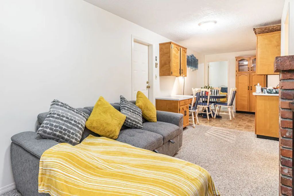 Photo of Livingroom in Saanich West