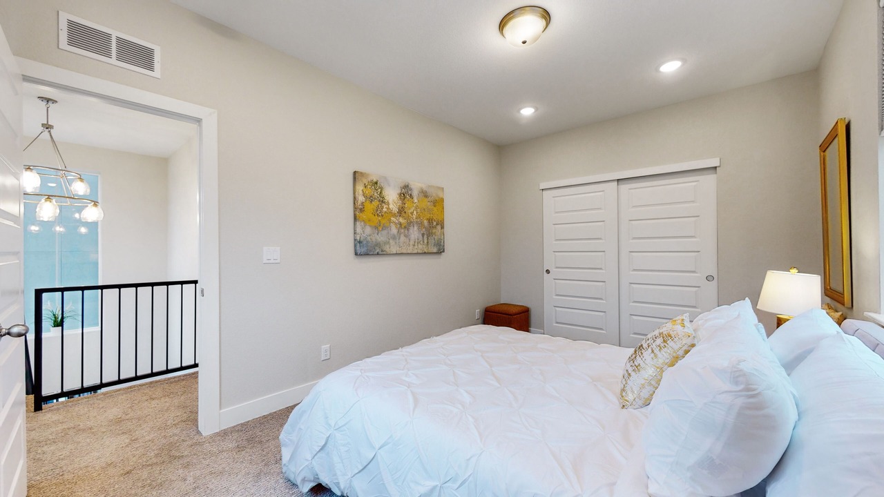 Photo of Bedroom in Old Town North