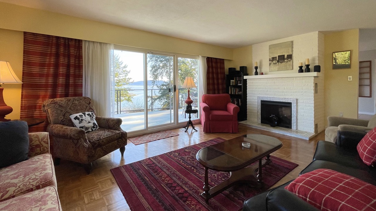 Photo of Livingroom in Yellow Point