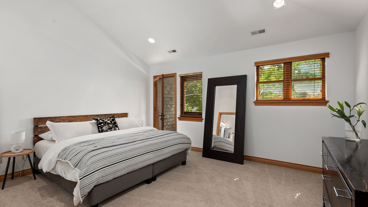 Photo of Bedroom in Basalt