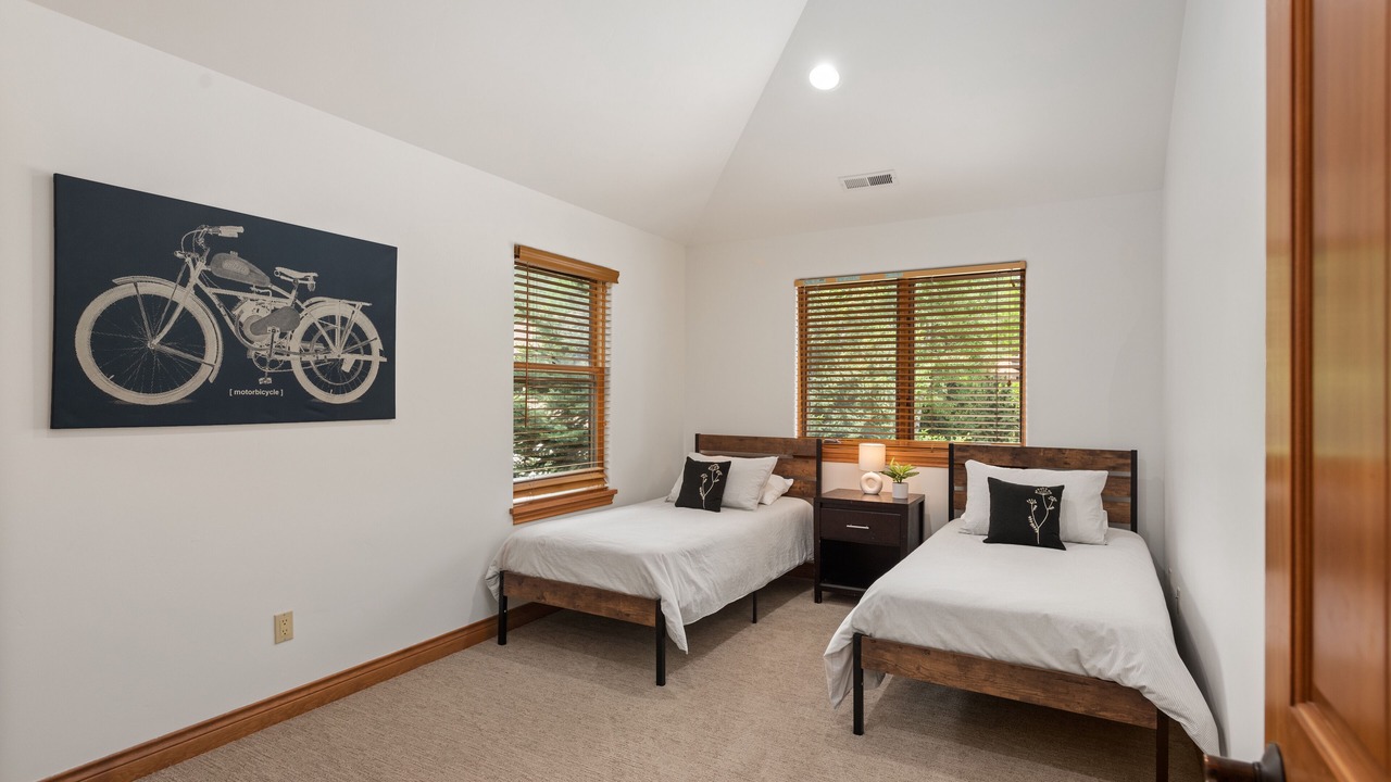 Photo of Bedroom in Basalt