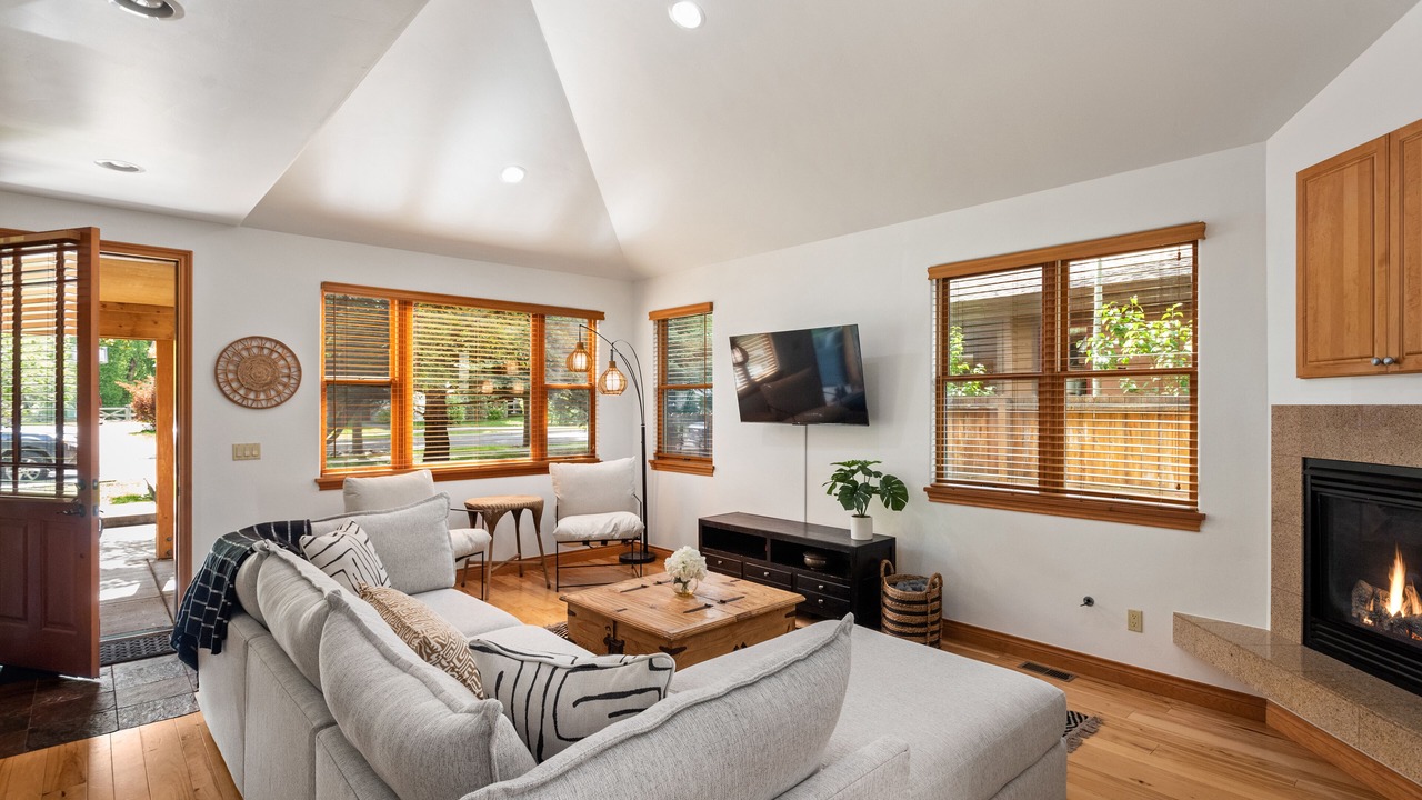 Photo of Livingroom in Basalt