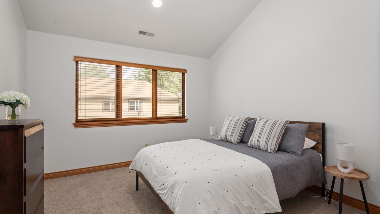Photo of Bedroom in Basalt