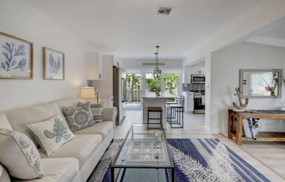 Photo of Livingroom in Harbor Village