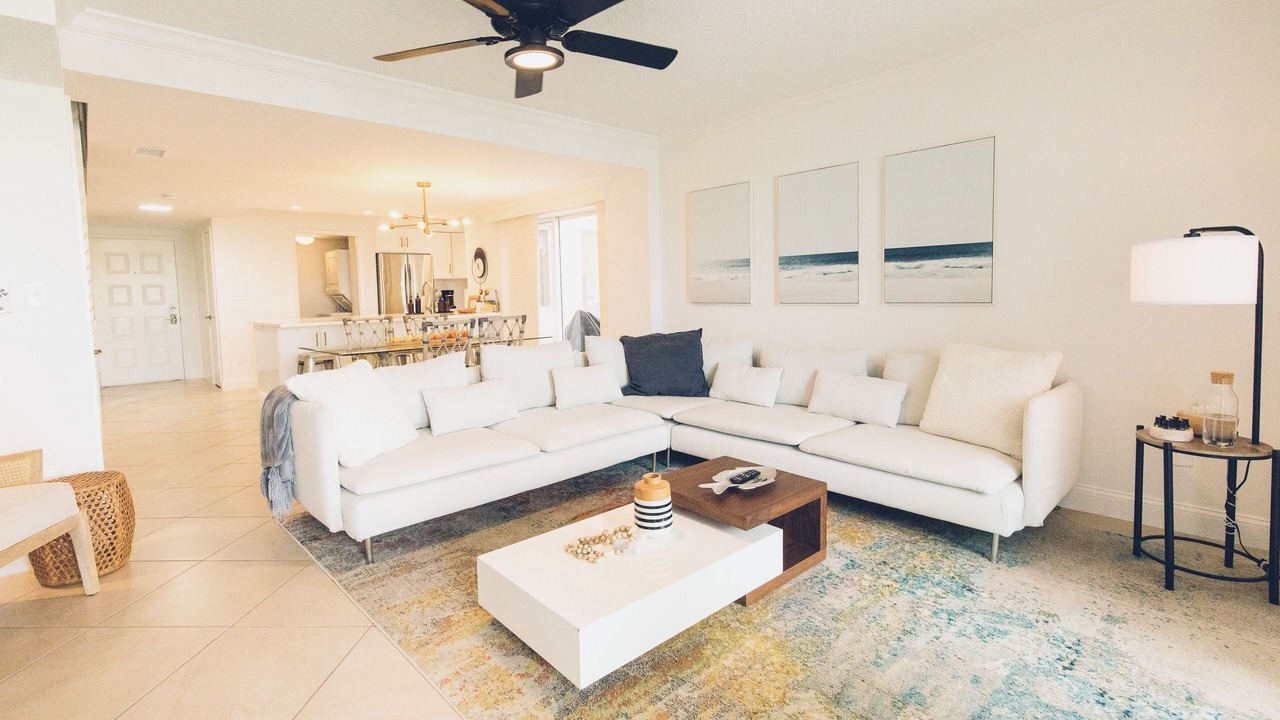 Photo of Livingroom in Jupiter Bay
