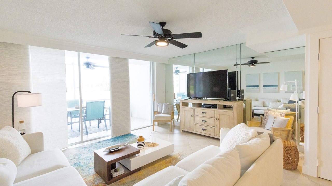 Photo of Livingroom in Jupiter Bay