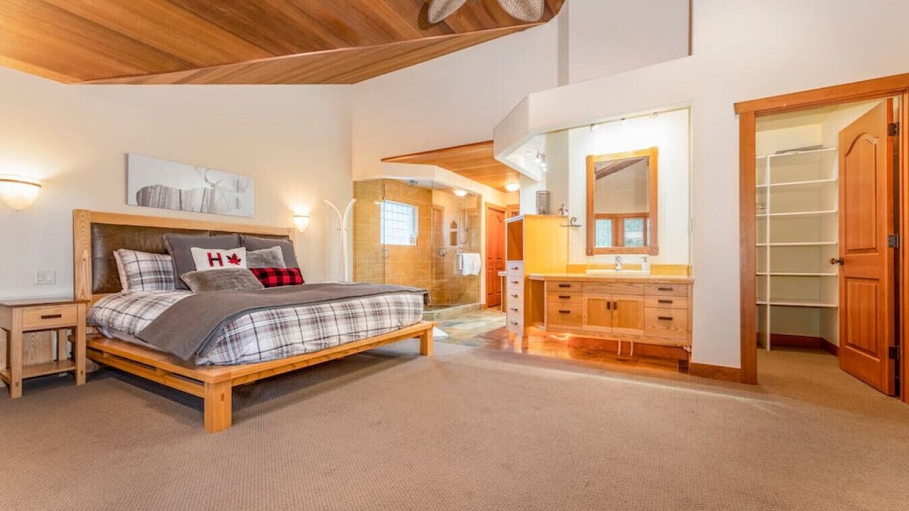 Photo of Bedroom in East Kootenay