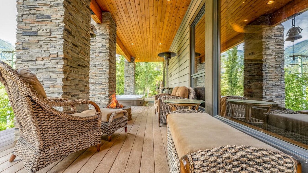 Photo of Patio Balcony in East Kootenay