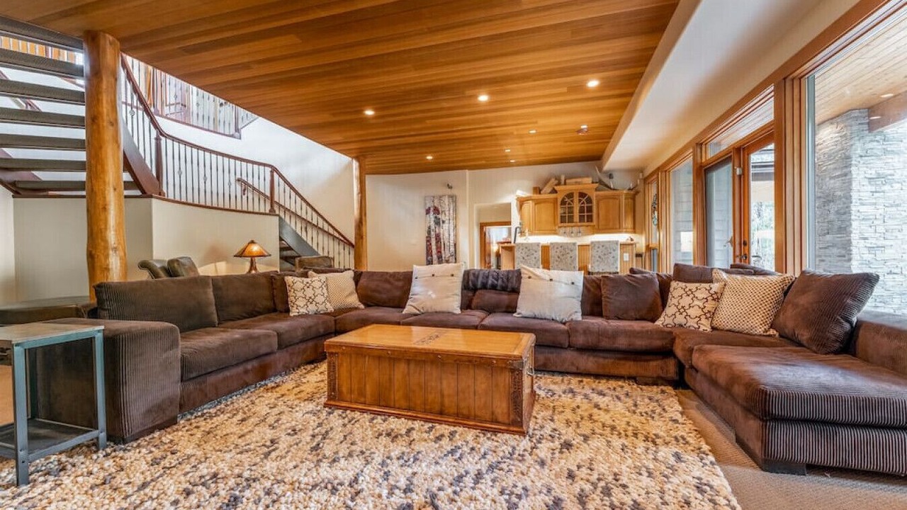 Photo of Livingroom in East Kootenay