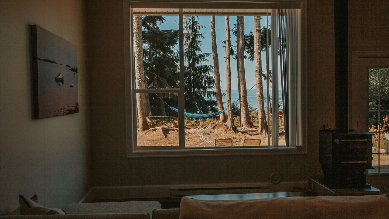 Photo of Livingroom in Juan de Fuca Electoral Area