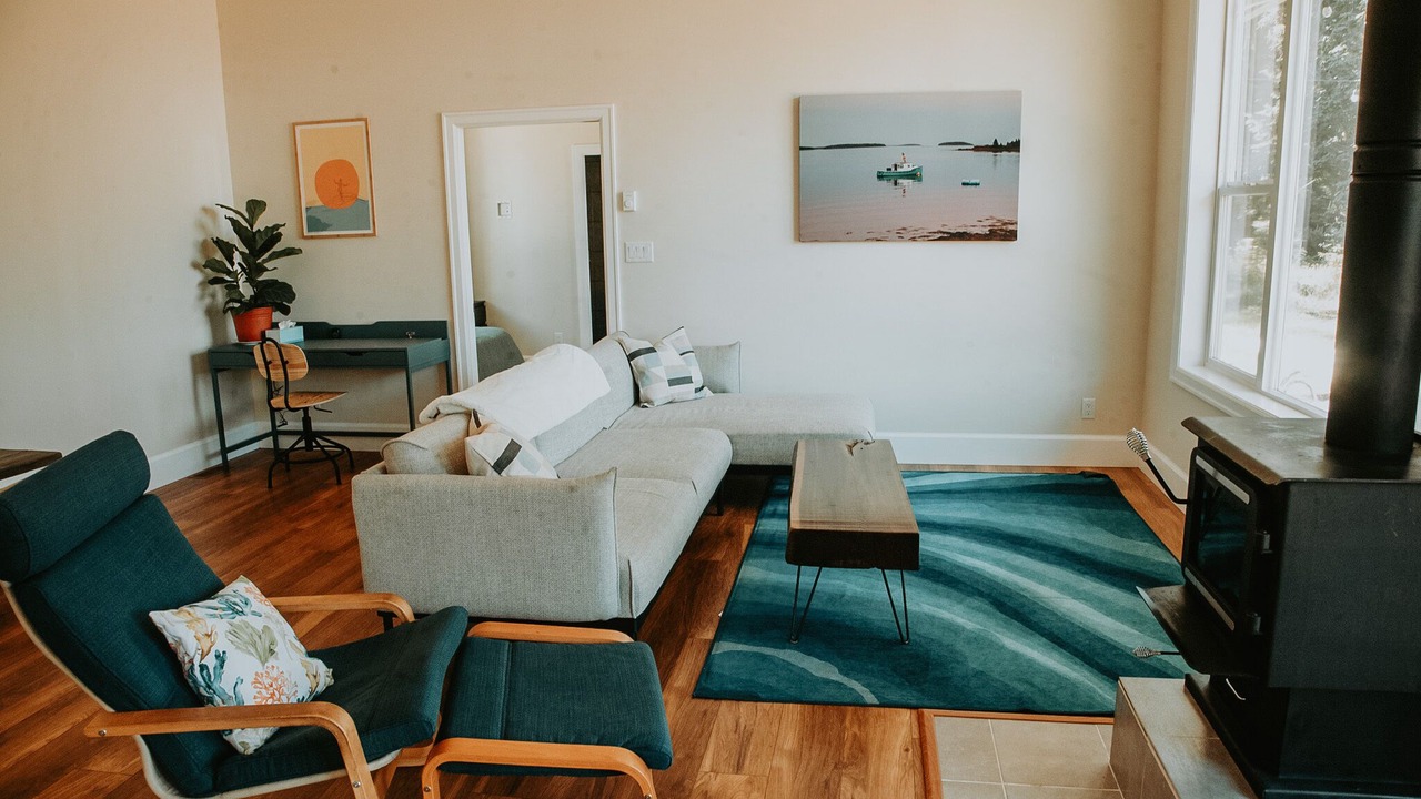 Photo of Livingroom in Juan de Fuca Electoral Area